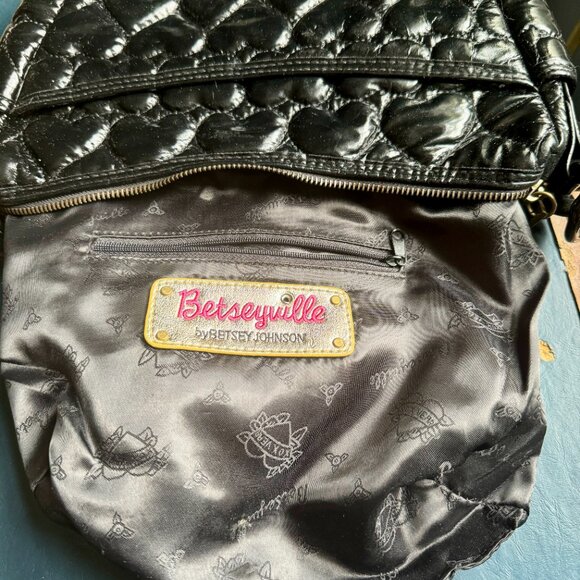 Vintage Betsey Johnson  black hearts purse (INTERNATIONAL WOMEN'S PRICE DROP) - Picture 8 of 10